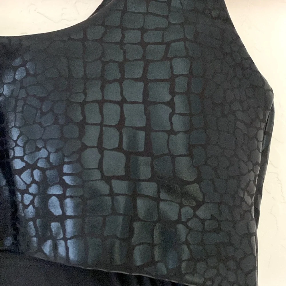 NWT EMILY HSU Sports Bra - Picture 3 of 5